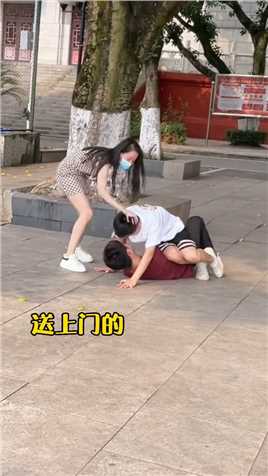 别总是为自己找借口！一便秘就怪地心没引力！#搞笑视频 #男男才是真爱 