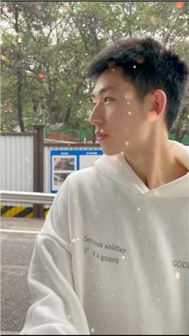 放假了，买个地球仪吧世界那么大，你不仅可以看看，也可以转转。#搞笑视频 