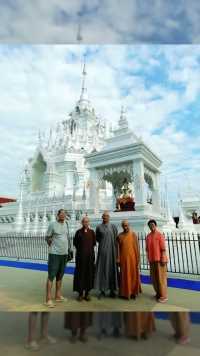 这不是泰国白庙，这是西双版纳的般若寺，通体银白色，仿佛让你置身于佛国世间#愿所求皆所愿🙏 #禅悟人生