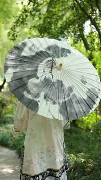 这把伞是一位顾客定制的，他说这是他最喜欢的动漫，你们喜欢这把伞吗？#油纸伞#国漫#国风#不小心救了江湖公敌#传统文化