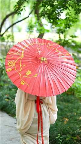 顾客找我定制动漫同款伞，作为生日礼物，送给喜欢天官赐福的朋友#天官赐福#油纸伞#花城#手工定制#礼物