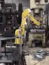 冲床上下料机器人系统集成#自动化设计 #自动化生产线 #智能制造 #工业机器人 #华象工业
