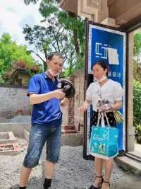 天天贴大板，太累了，媳妇儿特意给我买了一个全自动电动吸盘，巴适得板哦，#瓦工夫妻电动吸盘。