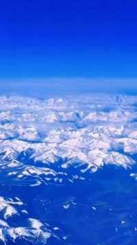 #心態就是你最好的風水 
飛機上的風景
連綿起伏的雪山🏔️很震撼🥳