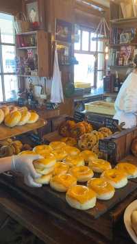 一直在排队卖贝果🥯面包的店#贝果#面包#烘焙#美食 #全球烘焙指南