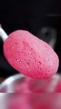 甜菜根芝士泡沫 很鲜的泡沫 而且美丽的粉红色
