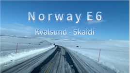 🎈欧洲 E6 公路，那可是贯穿挪威和瑞典西海岸的重要南北通道呀！它全长 3056 公里呢，从瑞典南端的特雷勒堡一路延伸至挪威，还穿过了挪威北部几乎整个地区，一直到北极圈北纬 70°28′ 25″的 Olderfjord 南下再转往东，终点就在靠近俄罗斯边境的希尔克内斯。😎
