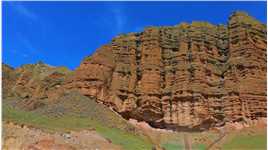 你们见过三千多年前的岩画吗？跟着小杨警官，带你探寻穿越千年的石门子岩画！#万人说新疆 #公安青年说新疆