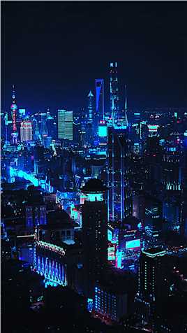 这不是纽约，这是上海，拥有着两千四百多万人口的高密集大都市，繁花的背后都讲述着上海无尽的繁华#魔都 