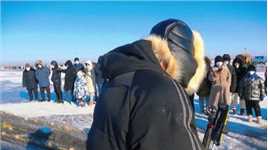实拍：查干湖冬捕，2000米巨网上来那一刻傻眼了，竟然这样