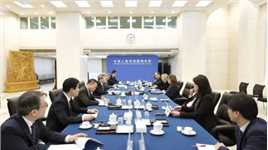 商务部国际贸易谈判代表兼副部长王受文在京会见美国商会代表团