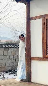 📍延吉
这个冬天❄️
穿上中国朝鲜民族服饰
✨当一日朝族的姑娘