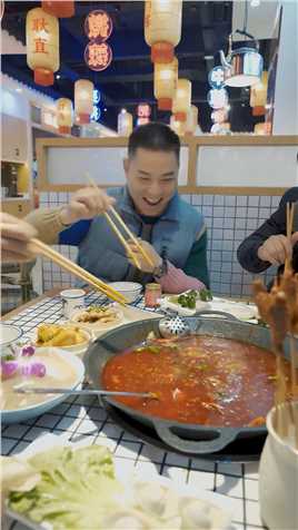 孝昌火锅千万家，唯有特色就是它@土货重庆火锅店#美食探店#火锅 #一起吃火锅 #剧情@湖北薇薇 @悲伤的小超哥 @坤坤 