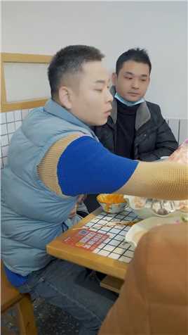 孝昌火锅千万家，唯有特色就是它@土货重庆火锅店#美食探店#火锅 #一起吃火锅 #剧情@湖北薇薇 @悲伤的小超哥 @坤坤 