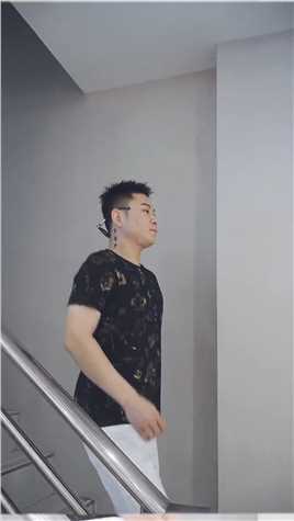 孝昌中心广场爱登堡欢迎你。@湖北继瑞商贸有限公司 @小马哥传媒
