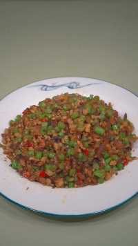 如果你吃饭没有胃口，那你一定要试试这道下饭菜，三碗米饭也不够你吃