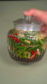 蒜苔不要总是炒着吃了，做一个腌蒜苔，好吃又下饭