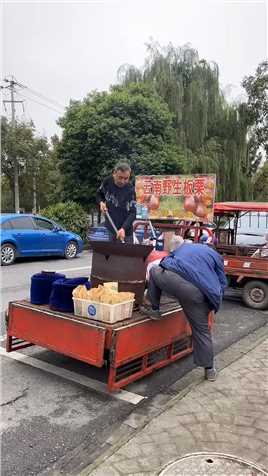 大叔，您炒板栗，特别帅！愿您活力每一天！