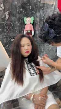 #自然卷 #沙发头发如何做 #根据脸型设计发型 #附近哪里做头发好 深圳发型师张妈