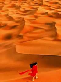三毛说：“人这一生，匆匆而过，若说真有所图，也不过是一份温暖和惦记。”   #旅行大玩家 #沙漠之旅 #沙漠