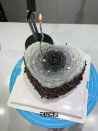 #创意蛋糕 #祝大家2023年兔年大吉 #蔡仙森甜品蛋糕 渐变黑色玫瑰心形蛋糕超级简单好学