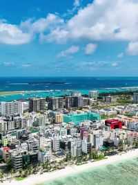 这里是马尔代夫的首都马累，是世界上最拥挤的城市之一。
