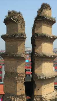山西感应寺砖塔，始建于宋代，元代因地震一分为二，屹立800多年不倒！