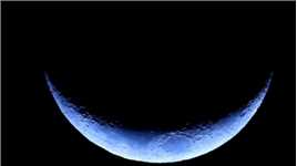 摄录:昆明夜空中受气流扰动的娥眉月 🌙📷🌘