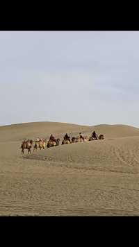 中国最大的沙漠—-塔克拉玛干沙漠