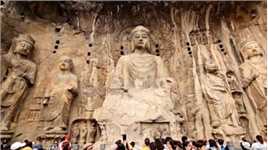 龙门石窟位于河南省洛阳市，是世界上造像最多、规模最大的石刻艺术宝库，被联合国教科文组织评为“中国石刻艺术的最高峰”，位居中国各大石窟之首。现为世界文化遗产、全国重点文物保护单位、国家AAAAA级旅游景区。