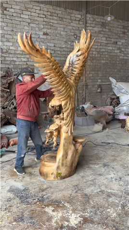 制作一款漂亮鹰，这款摆件神鹰，你们喜欢吗？点点关注，点点赞创作灵感手艺人带你玩木头