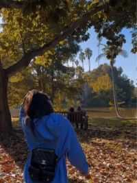 摄影师用镜头记录下我和一对老年夫妇 好温馨的画面 #属于秋天的颜色 #治愈系风景 #秋天落叶 #洛杉矶生活