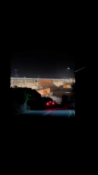 夜晚的三峡大坝
