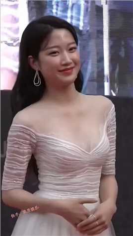 小姐姐真的美在了我的心坎里，韩国美女演员#文佳煐 微胖的身材