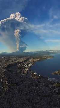 智利卡尔布科火山，2015年4月22日沉寂40年后喷发，听说恐龙灭绝是因为火山喷发