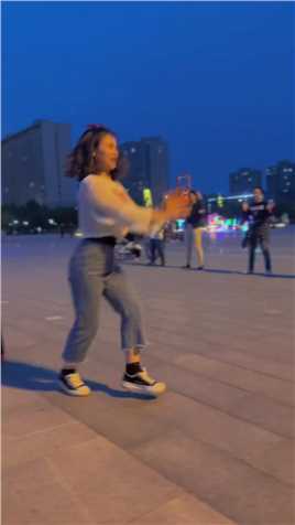 #用跳舞传递快乐#广场舞小姐姐 广场舞来打个卡