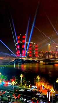 这里不是纽约也不是香港，欢迎你来到魔幻之都，中国美丽又热情的英雄城市   