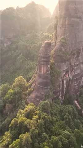 神奇的丹霞石柱，大自然的鬼斧神工，雄伟壮观，屹立千年