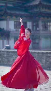 我在西安城墙跳《灯火里的中国》献给祖国、献给党。建党一百周年献