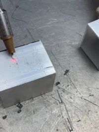 #手持激光焊接机 双丝焊接3毫米铝管，自动送丝一次成型#激光焊接