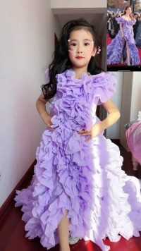 0888妈妈用塑料为女儿做刘亦菲紫色礼服！#谁还没个公主梦 #刘亦菲紫色花神造型  