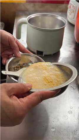 温州人早餐之糯米饭，这碗咸蛋浆是灵魂糯米饭温州糯米饭路边摊美味温州美食早餐吃什么