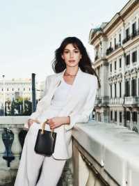 BVLGARI宝格丽全球品牌代言人安妮·海瑟薇（Anne Hathaway）。  