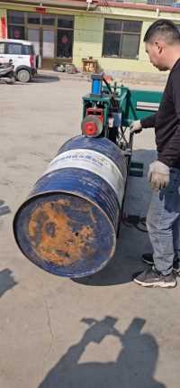 液压油桶切割机废旧铁皮油桶拆解再利用大铁桶切盖切身压平一体机
