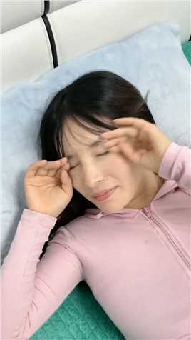 昨晚吵架她走了，下班回来看见她又回来了 感觉我赢了，但是掀开被子看见这一幕又感觉好心酸，她是远嫁，没钱她又能去哪…… 