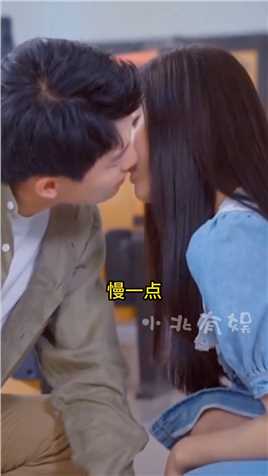  看吴景昊和韩菲拍吻戏的过程，导演怎么说的啊