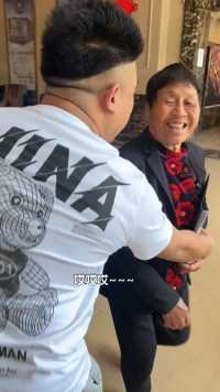 什么叫真人不露相