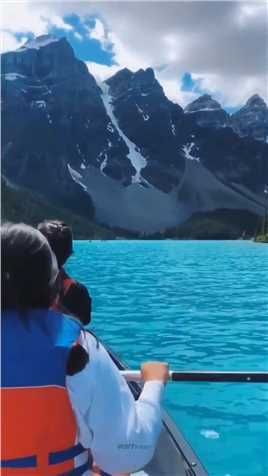 梦莲湖世界上最美十大冰川湖之一，这么美好的一幕当然要分享给你