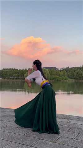 欢快的节奏舞起来～#藏族舞#康定情歌