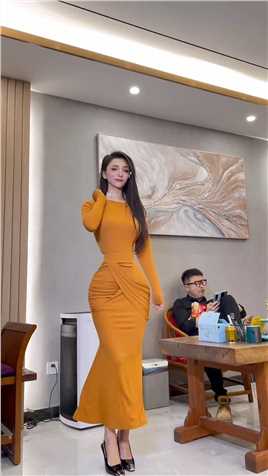 从一胎到二胎 大家都说我应该多玩两年 后来26岁的我 三个孩子 身边人都感慨 这么年轻孩子都这么大了真好